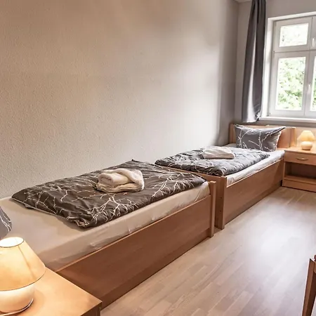 Nette In Mit Balkon Und Seeblick شقة *