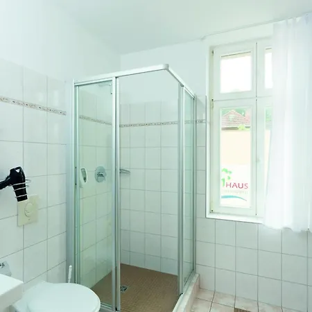 Nette In Mit Balkon Und Seeblick Apartment
